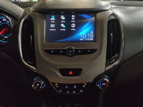 Used 2017 Chevrolet Cruze LS image 25