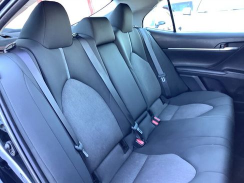 Used 2022 Toyota Camry LE FWD image 16