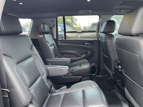Used 2018 Chevrolet Suburban Premier image 23