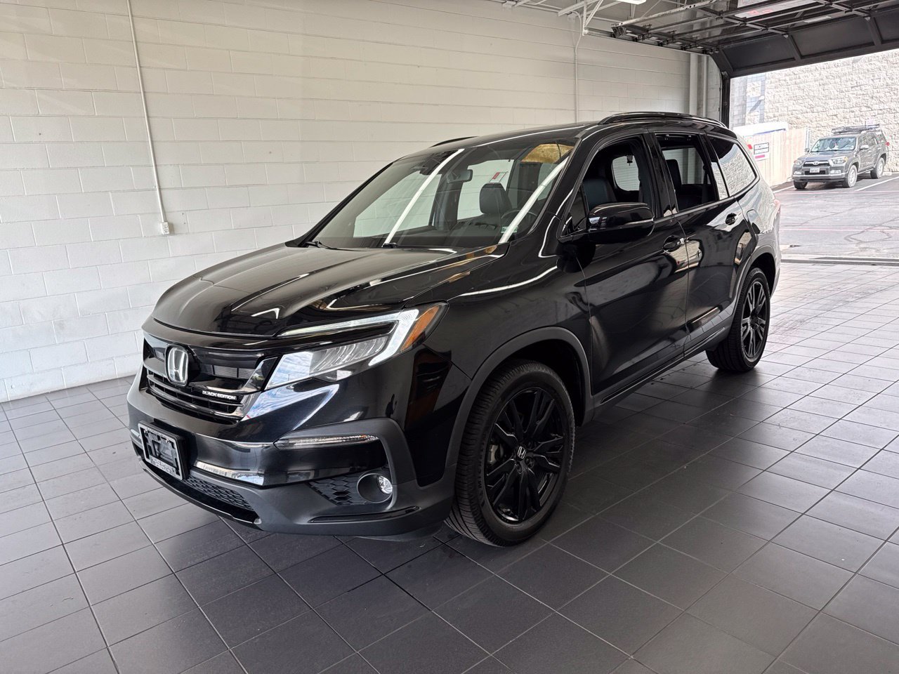 Used 2021 Honda Pilot Black Edition image 4