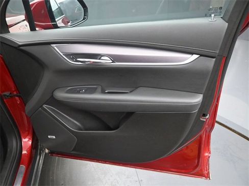 Certified 2024 Cadillac XT6 Luxury image 20