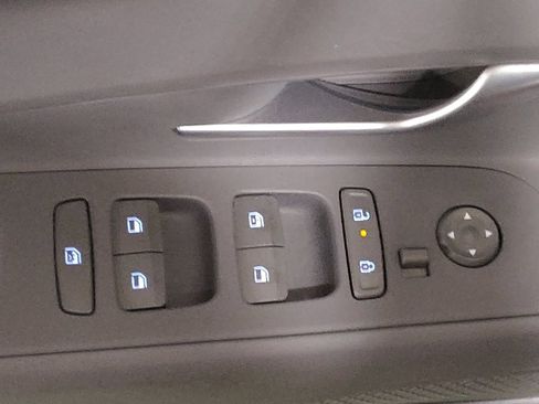 Used 2025 Hyundai Elantra SEL FWD image 27