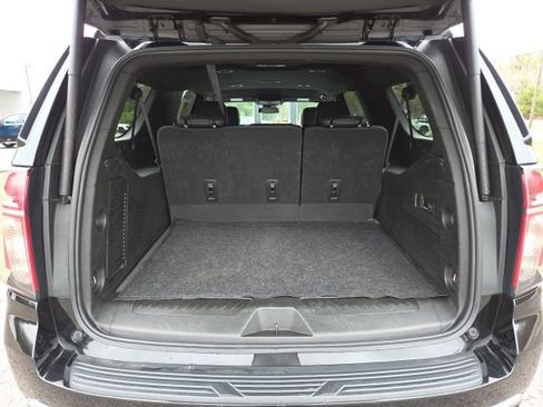 Used 2023 Chevrolet Suburban LT w/ Luxury Package AWD/4WD image 26