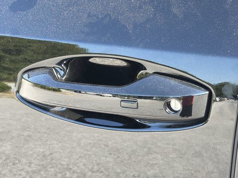 Certified 2025 Nissan Murano SV AWD/4WD image 35