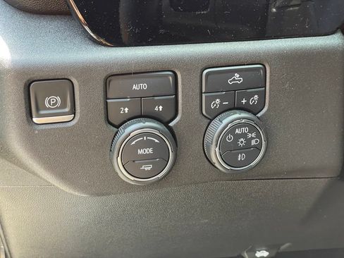 Used 2023 Chevrolet Silverado 1500 RST AWD/4WD image 19
