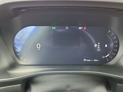 New 2026 Volvo XC40 B5 Ultra w/ Climate Package image 10