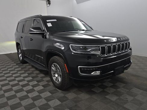 Used 2024 Jeep Wagoneer 4WD image 2