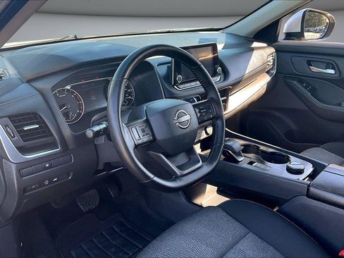 Used 2025 Nissan Rogue SV AWD/4WD image 16