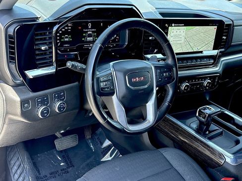 Used 2024 GMC Sierra 1500 Elevation w/ Preferred Package AWD/4WD image 12