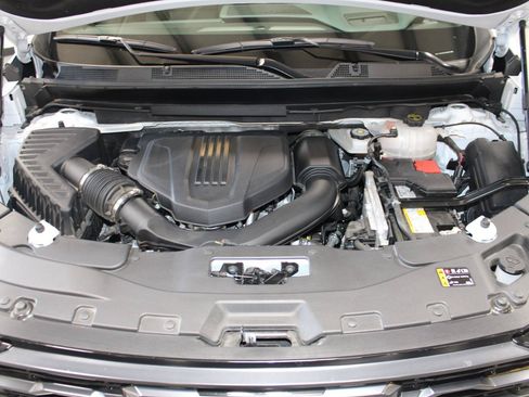 Used 2026 GMC Acadia AT4 w/ Luxury Package AWD/4WD image 35