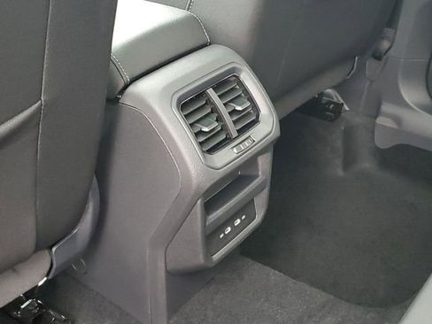 New 2026 Volkswagen Taos SE image 28