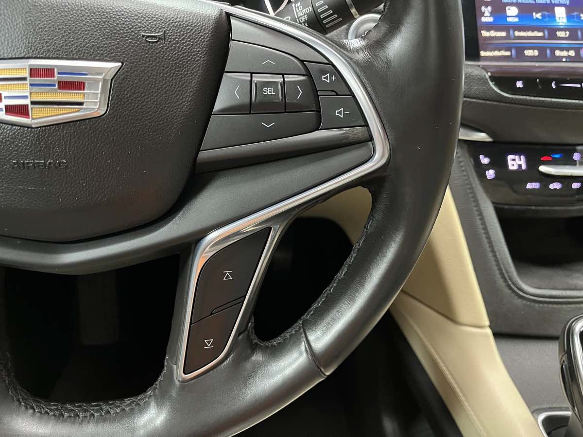 Used 2018 Cadillac XT5 Premium Luxury w/ LPO, Wheel Lock Package AWD/4WD image 14