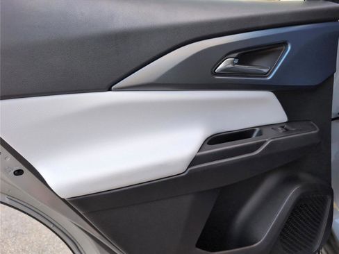 New 2025 Chevrolet Equinox EV LT image 27