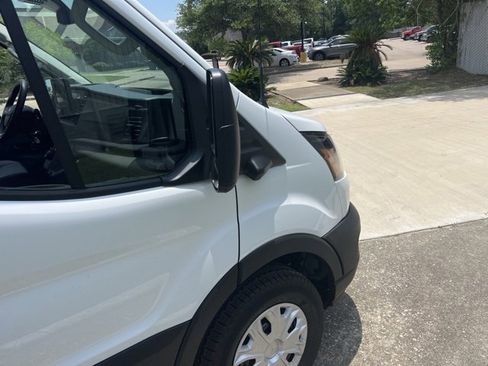New 2023 Ford E-Transit Medium Roof image 16