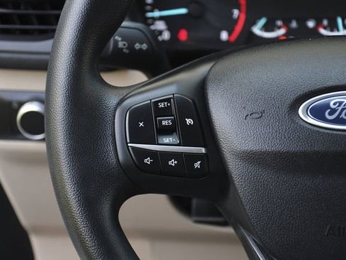 Used 2022 Ford Escape SE image 8