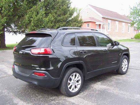 Used 2015 Jeep Cherokee Sport w/ Sport Appearance Group image 4