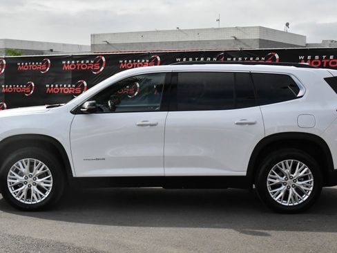 Used 2024 GMC Acadia Elevation image 4