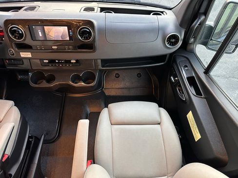 Used 2020 Mercedes-Benz Sprinter 3500 image 20