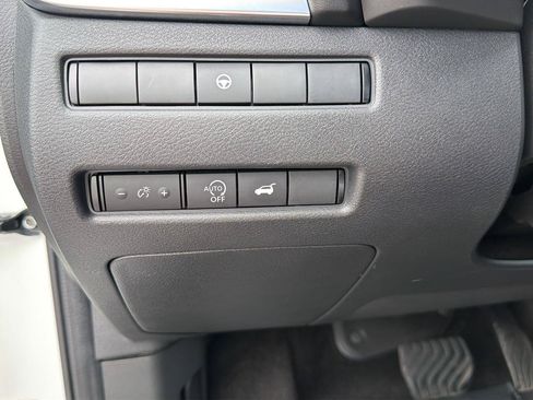 Used 2023 Nissan Rogue SL AWD/4WD image 19
