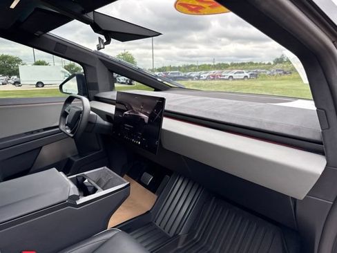 Used 2024 Tesla Cybertruck Cyberbeast AWD/4WD image 27