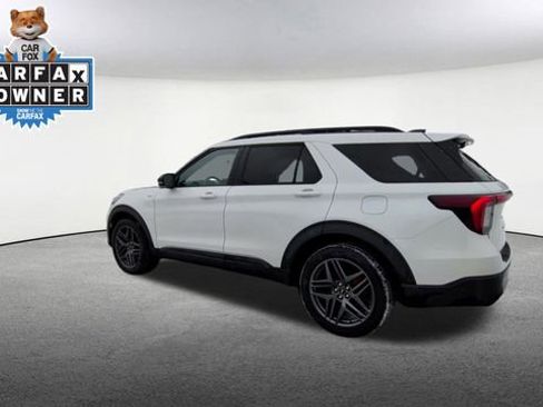 Used 2025 Ford Explorer ST-Line w/ Premium Package image 7