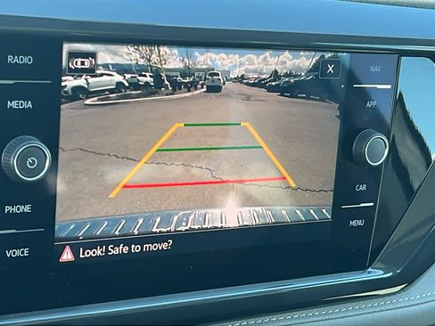 Used 2023 Volkswagen Taos SEL image 16