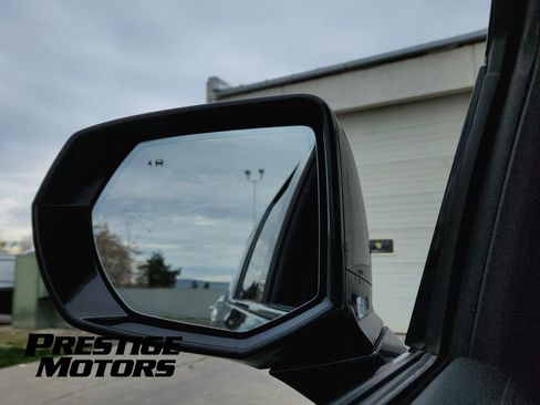 Used 2023 Chevrolet Suburban High Country w/ Advanced Technology Package image 29