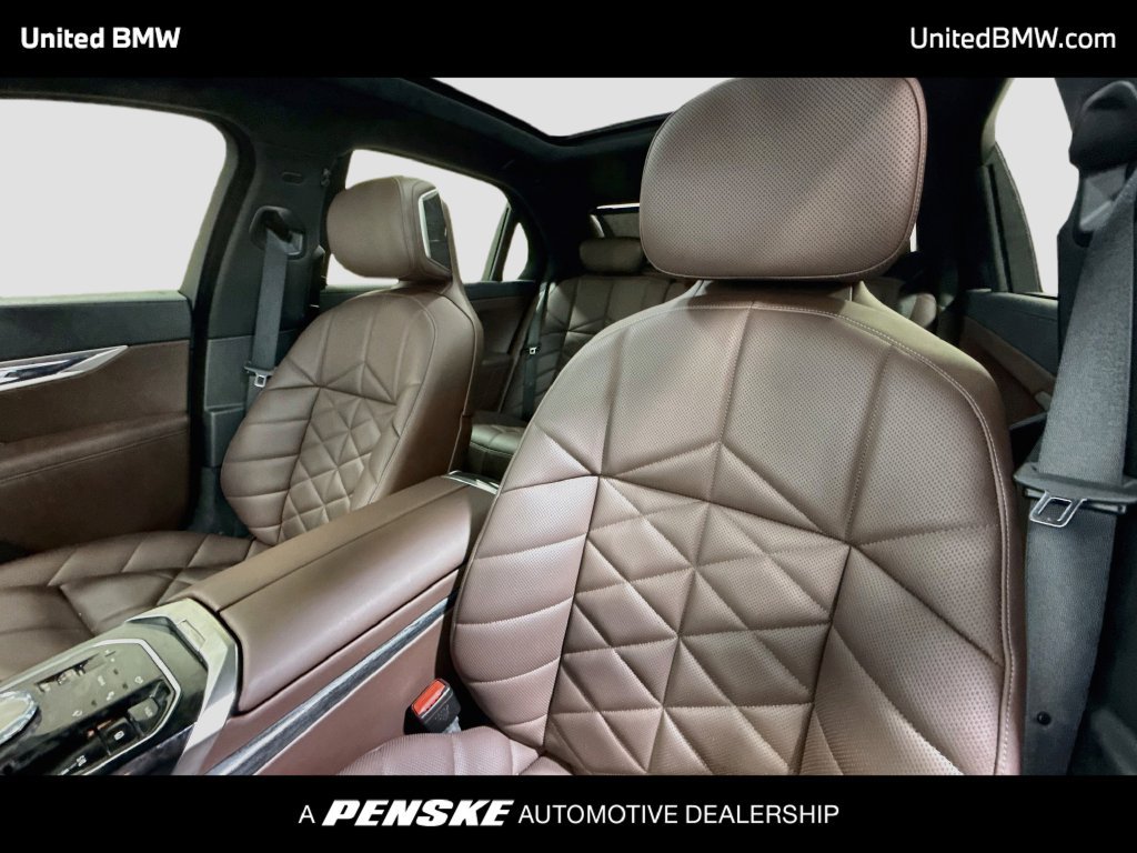 Certified 2024 BMW 740i RWD image 12