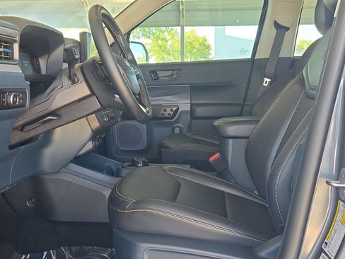 Used 2025 Ford Maverick Lobo AWD/4WD image 21