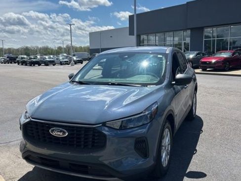 Used 2023 Ford Escape Active w/ Cold Weather Package image 2