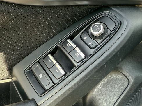 Used 2020 Subaru Crosstrek 2.0i Limited w/ Moonroof Package w/Navigation image 17