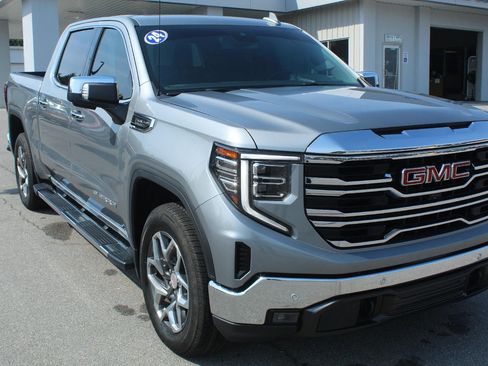 Used 2024 GMC Sierra 1500 SLT w/ SLT Premium Plus Package AWD/4WD image 1