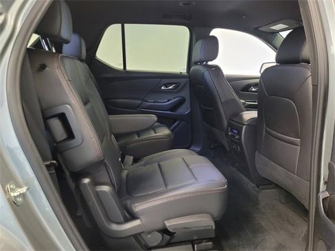 Used 2023 Chevrolet Traverse RS image 15