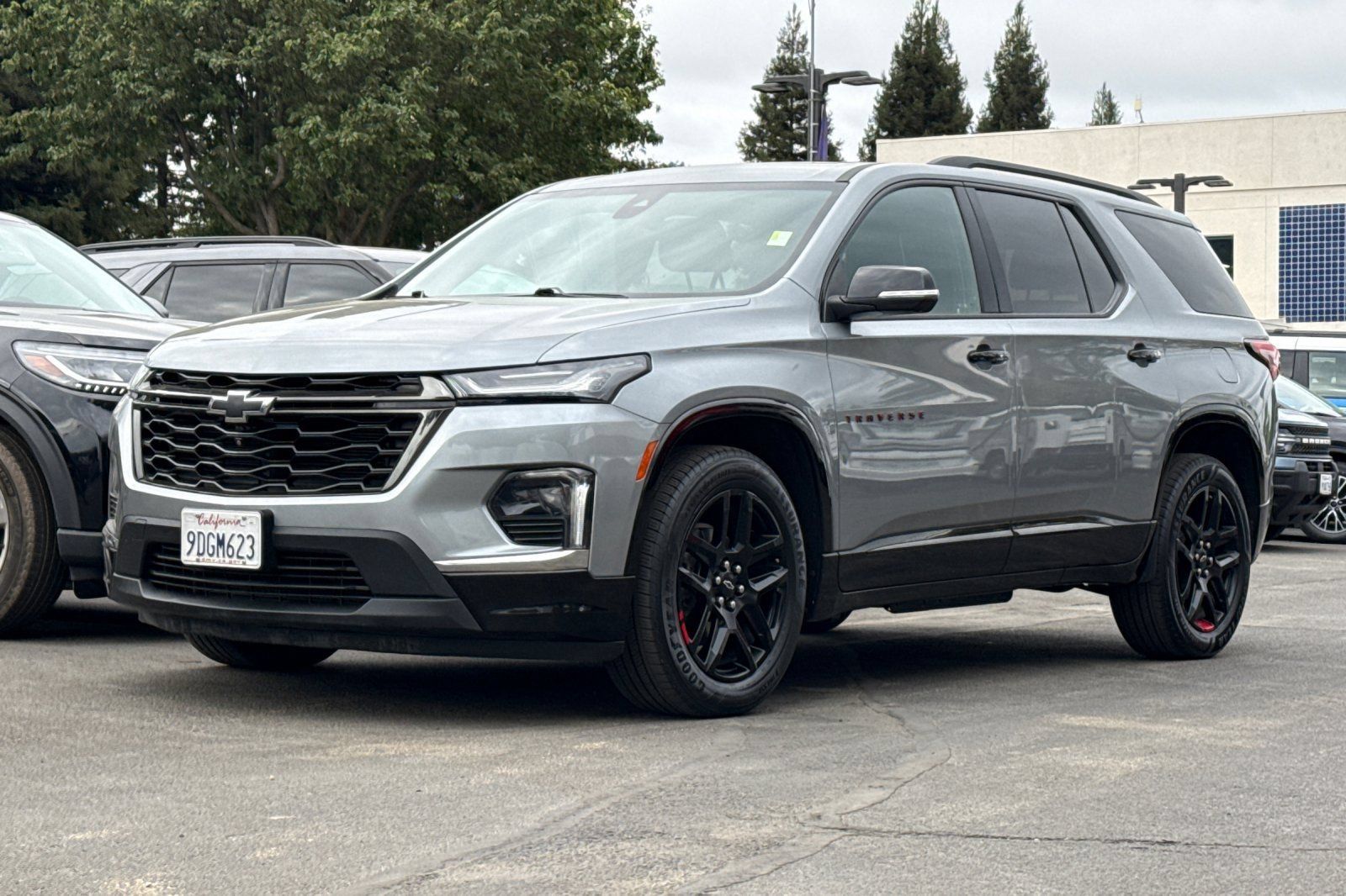 Used 2023 Chevrolet Traverse Premier w/ Redline Edition AWD/4WD image 8
