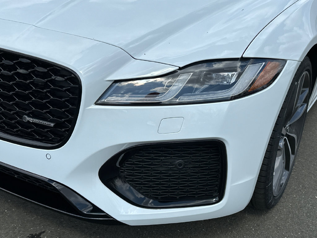 Used 2024 Jaguar XF R-Dynamic SE AWD/4WD image 7