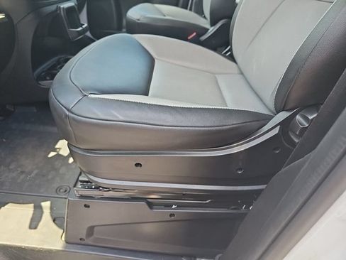Used 2025 RAM ProMaster 2500 w/ Convenience Group FWD image 18