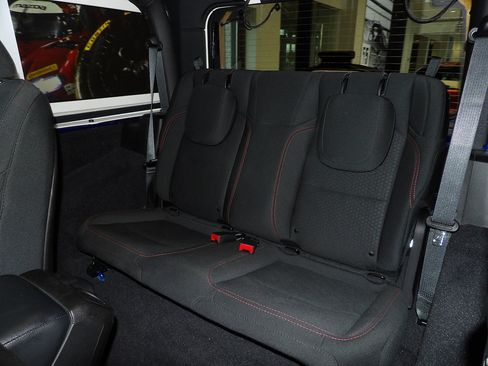 Used 2020 Jeep Wrangler Rubicon w/ Cold Weather Group AWD/4WD image 23