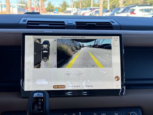 New 2025 Land Rover Defender 110 X-Dynamic SE image 24