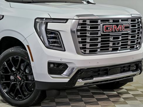 New 2026 GMC Yukon Denali w/ Advanced Technology Package AWD/4WD image 2