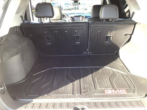 Used 2022 GMC Terrain SLT w/ LPO, Floor Liner Package image 21