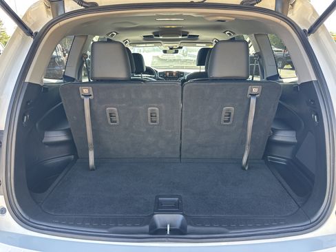 Used 2022 Honda Pilot Touring image 19