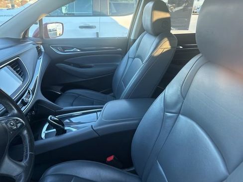 Used 2019 Buick Enclave Essence image 9