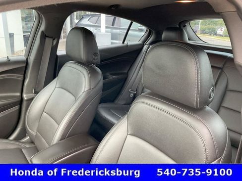 Used 2019 Chevrolet Cruze Diesel w/ Sun And Sound Package FWD image 28