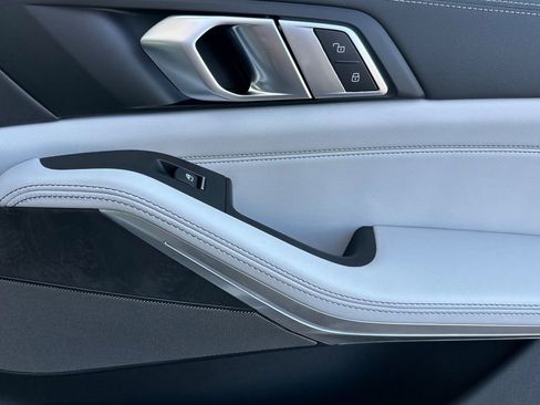 New 2026 BMW X5 xDrive40i w/ Climate Comfort Package image 19
