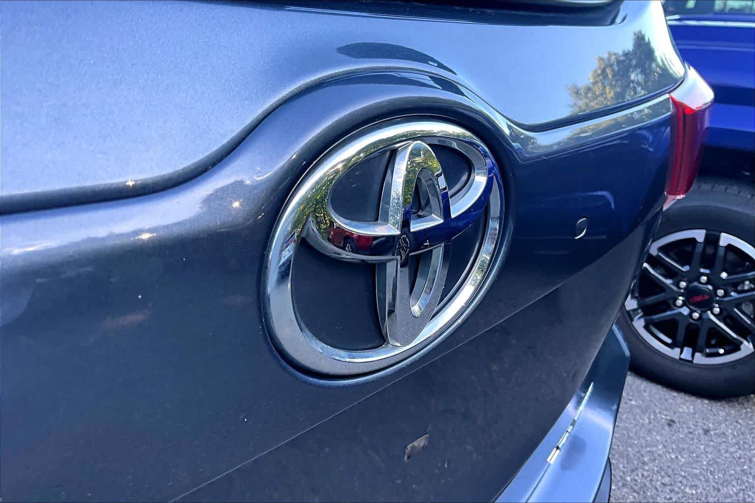Used 2018 Toyota Highlander XLE AWD/4WD image 30