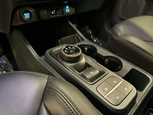 Used 2024 Ford Maverick Lariat w/ Black Appearance Package image 17