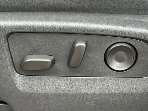 Used 2025 Chevrolet Suburban Premier image 21