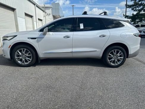 Used 2023 Buick Enclave Premium w/ Experience Buick Package FWD image 2