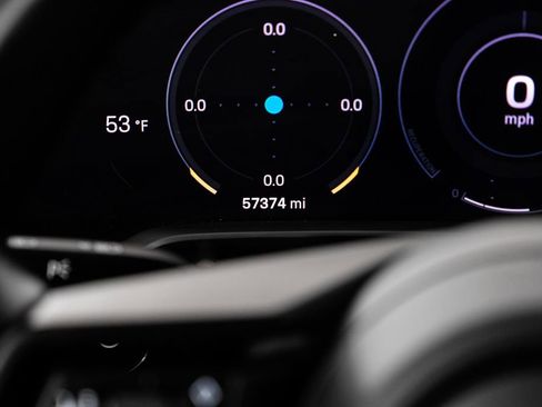 Used 2020 Porsche Taycan 4S image 17