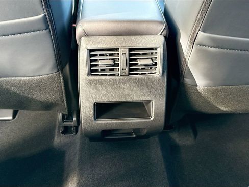 New 2025 Mitsubishi Outlander SE image 27